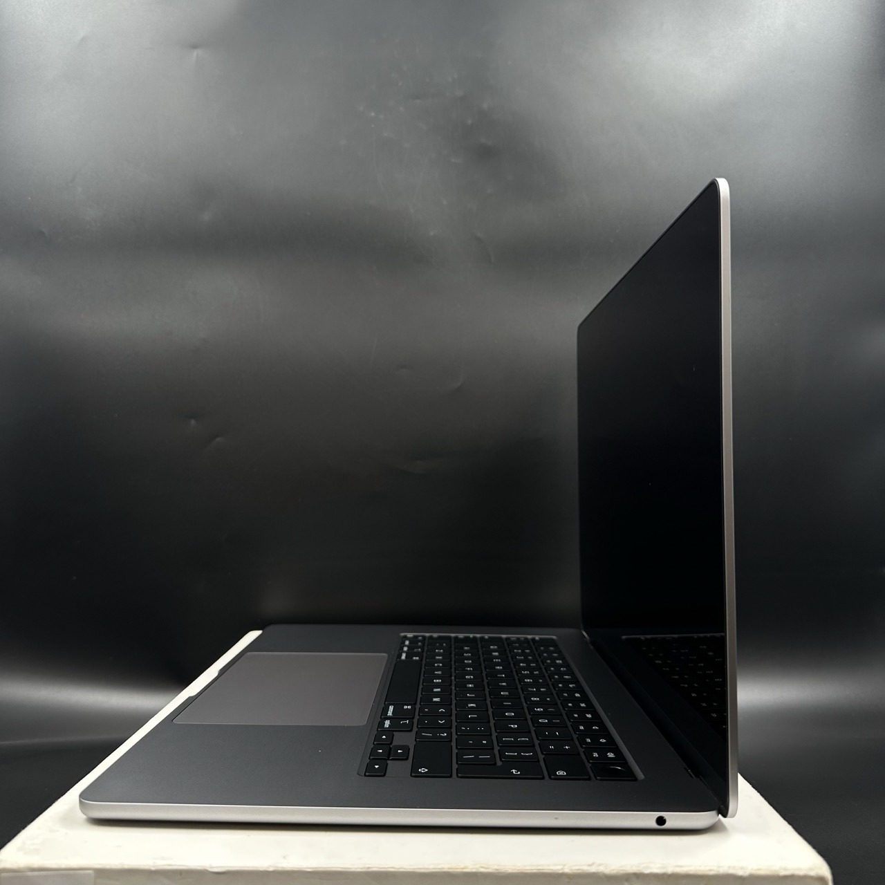 Macbook Air M2 15-inch 8GB 256GB Midnight | Buy Pre-Owned at Swopp